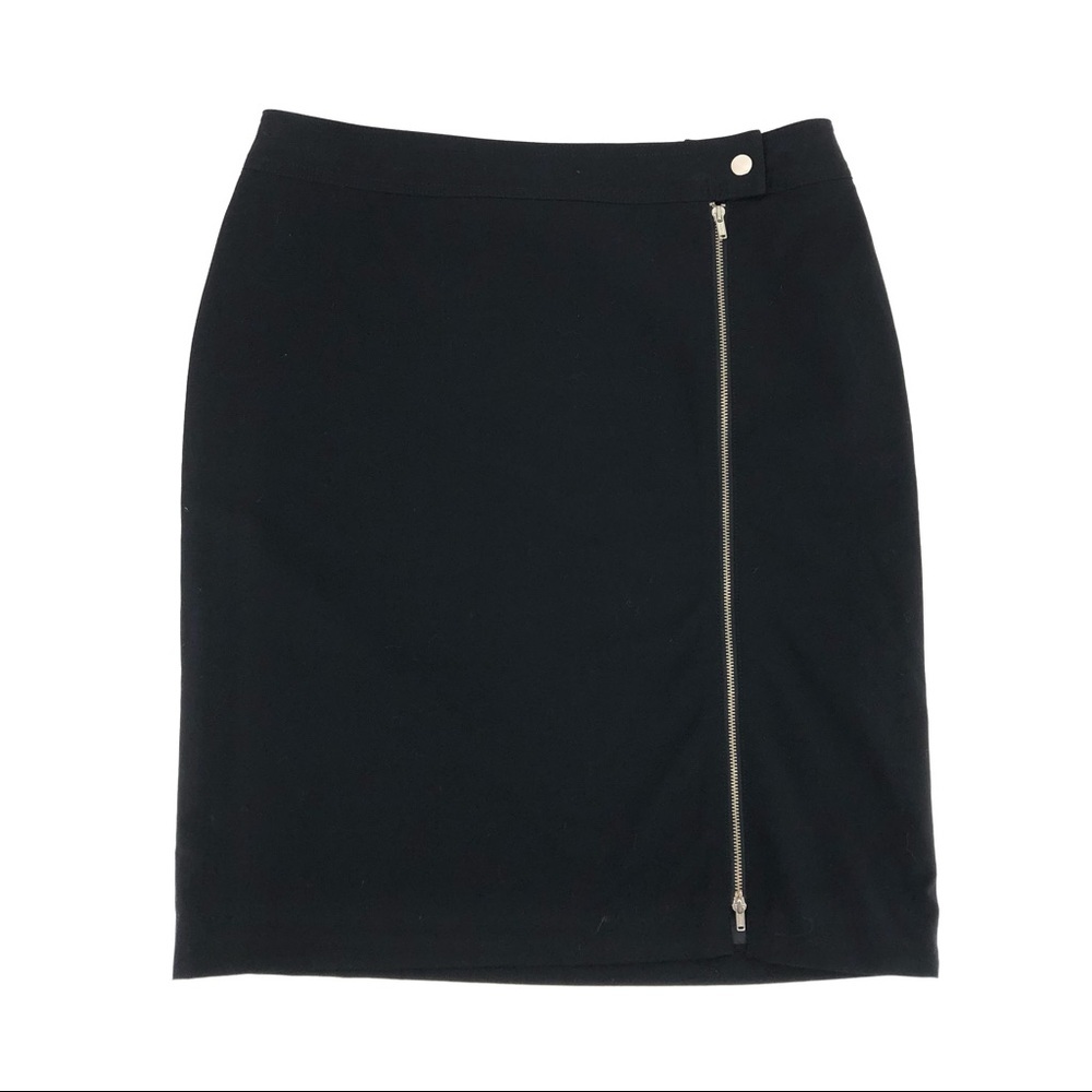 Apostrophe Black Buckle Accent Pencil Skirt | All Seasons